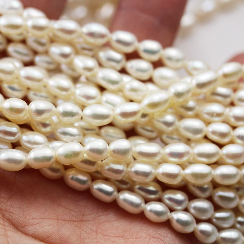 Natural Freshwater Pearl, 8-9mm*6-7mm White Oval Strand, 15.5inch , About 48 beads , 0.6mm hole